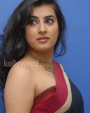 Actress Veda Sexy Saree Pictures 11