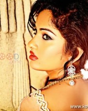 Madhavi Latha Hot Pics 12