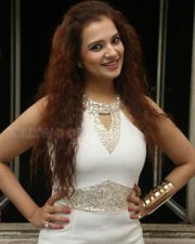 Sexy Actress Saloni New Pictures 35