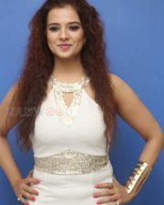 Sexy Actress Saloni New Pictures 42