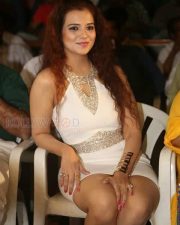 Sexy Actress Saloni New Pictures 57