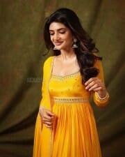 Aadikeshava Heroine Sreeleela Stunning in Yellow Dress Photos 02