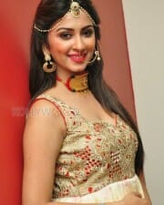 Actress Eshanya Photos 15