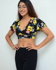 Actress Meher Chahal at 7 Days 6 Nights Movie Interview Pictures 15