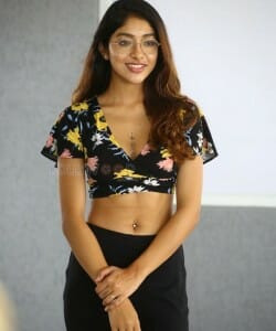 Actress Meher Chahal at 7 Days 6 Nights Movie Interview Pictures 33
