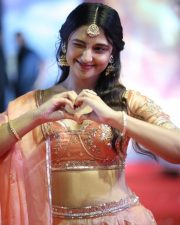 Actress Ritika Nayak at Mirai Pre release Event Photos 20