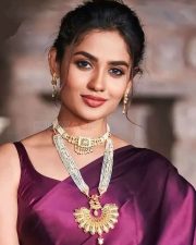Beautiful Teju Ashwini in Silk Saree Picture 01