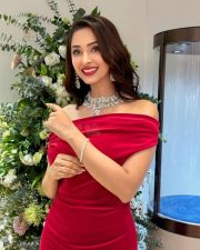 Dazzling Actress Eshanya Maheshwari in a Hot Pink Coat Photos 01