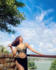 Eshanya Maheshwari Sexy Swimsuit Photos 04