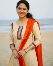 Indru Netru Naalai Movie Heroine Mia George Pictures 02