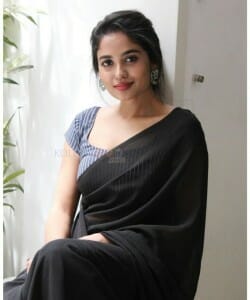 Kaathu Vaakula Rendu Kaadhal Actress Teju Ashwini Photos 15