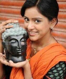 Mahabalipuram Movie Heroine Vithika Sheru Stills 04