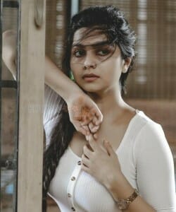 Malayalam Actress Niranjana Anoop Photoshoot Pictures 28