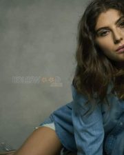 Sexy Elnaaz Norouzi in a Blue Denim Top Picture 01