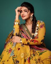 Simple Beauty Sreeleela in a Mustard Yellow Floral Kurta Set Pictures 02