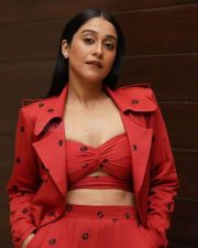 Stylish Red Hot Regina Cassandra Photo 01