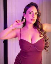 Sultry Neha Malik Cleavage in a Maroon Ruched Bodycon Mermaid Dress Photos 06