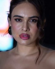 Tempting Neha Malik Cleavage in a Black Sequin Strapless Dress Photos 03