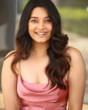 Vaishnavi Patwardhan at Sada Nannu Nadipe Movie Trailer Launch Photos 17