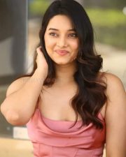 Vaishnavi Patwardhan at Sada Nannu Nadipe Movie Trailer Launch Photos 19