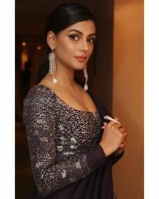 Vanjagar Ulagam Heroine Anisha Ambrose Photos 03
