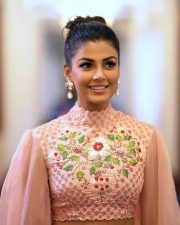 Vanjagar Ulagam Heroine Anisha Ambrose Photos 05