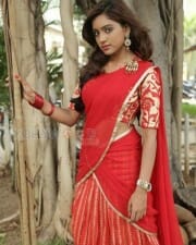 Vithika Sheru At Mahabalipuram Press Meet Stills 05