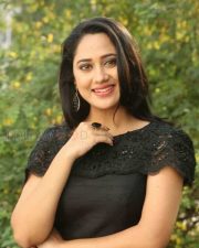 Yaman Movie Heroine Miya George Pictures 50