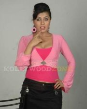 Aarthi Puri Hot Pictures 78