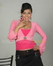 Aarthi Puri Hot Pictures 79