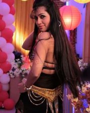 Aarthi Puri Sexy Pics 01