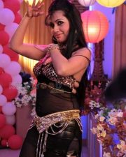 Aarthi Puri Sexy Pics 02