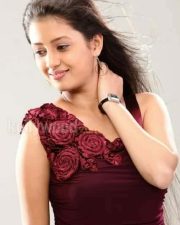 Aavi Kumar Movie Heroine Kanika Tiwari Pictures 04