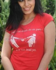Actress Aarthi Puri Sexy Pics 02