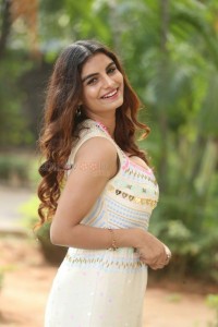 Actress Anveshi Jain At Commitment Movie Trailer Launch Pictures 35