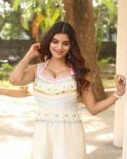 Actress Anveshi Jain At Commitment Movie Trailer Launch Pictures 55