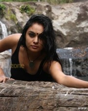 Actress Arundhati Hot Netru Indru Movie Pictures 04