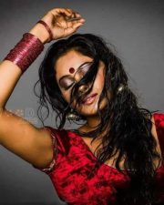Actress Arundhati Sexy Photos 02
