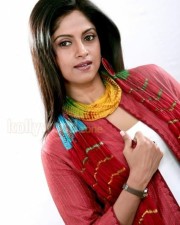 Actress Nadhiya Pictures 16