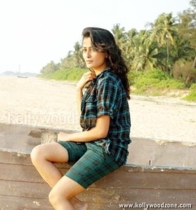 Actress Nidhi Subbaiah Sexy Pictures 12