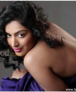 Actress Padmapriya Sexy Pictures 01