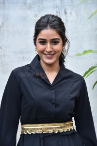 Actress Sakshi Vaidya at Agent Movie Teaser Launch Pictures 18
