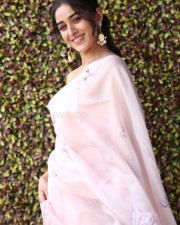 Actress Sakshi Vaidya at Gandeevadhari Arjuna Movie Interview Photos 15