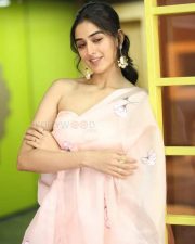 Actress Sakshi Vaidya at Gandeevadhari Arjuna Movie Interview Photos 40