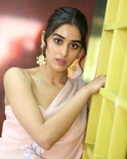 Actress Sakshi Vaidya at Gandeevadhari Arjuna Movie Interview Photos 58