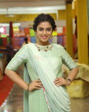 Actress Siddhi Idnani At Silk India Expo Inauguration At Secunderabad Photos 04