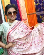 Actress Siddhi Idnani At Silk India Expo Inauguration At Secunderabad Photos 06
