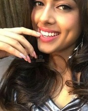 Actress Siddhi Idnani Candid Photos 26 Actress Siddhi Idnani Candid Photos 26