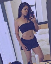 Actress Siddhi Idnani Candid Photos 35 Actress Siddhi Idnani Candid Photos 35