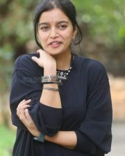 Actress Swathi Reddy at Month Of Madhu Movie Press Meet Pictures 05